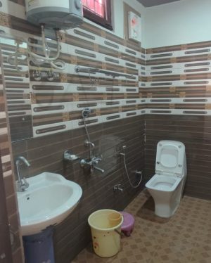 Priya-hotel-bathroom